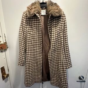 Charles Gray London Vintage Houndstooth coat with faux fur collar